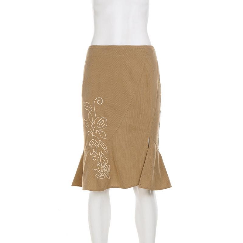 European Retro Embroidered Fishtail Skirt - Elegant, Slimming, Pure Color Design for Women