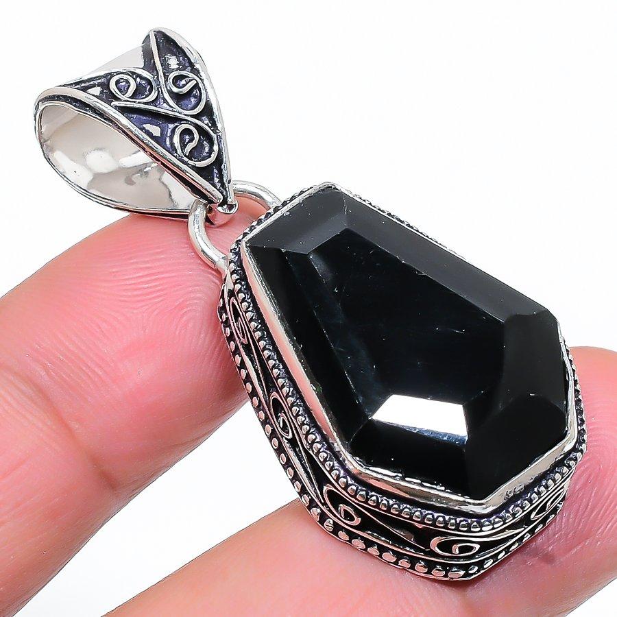 

Этнический ювелирный кулон ручной работы в виде гроба с черной шпинелью и драгоценным камнем 1,77 дюйма VR-3051