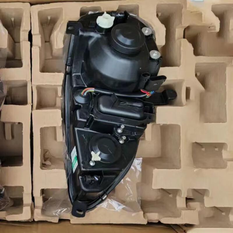 XIZUO Left Front Headlight for Iveco NJ1056SHX6-T
