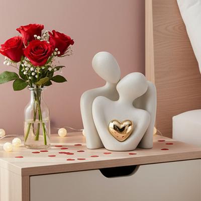 Couple Hugging Figurine Romantic Love Embrace Statue Lightweight Modern Ceramic Heart Hug Crafts Home Decor Valentine's Day Gift