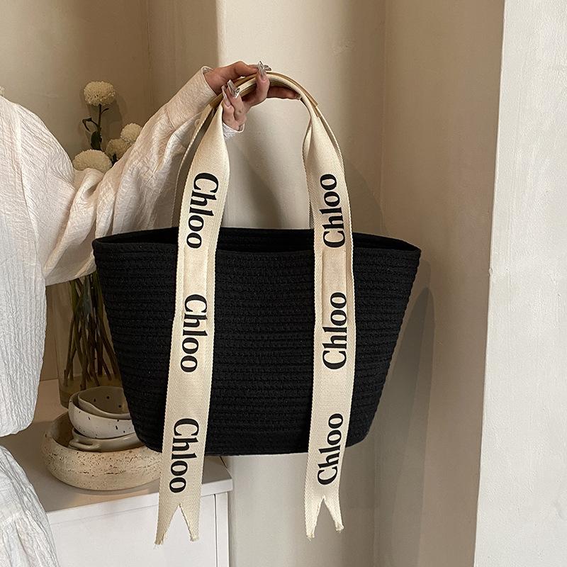 Woven Straw Bag Women's Large Capacity 2025 New Versatile Seaside Shoulder Bag Beach Vacation Commuter Tote Bag