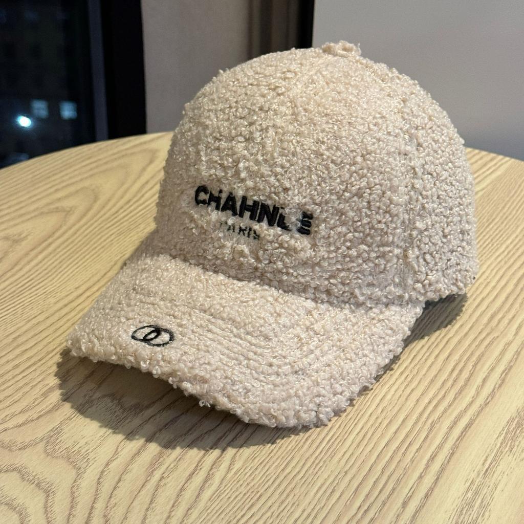 New Autumn and Winter Lamb Wool Baseball Hat for Women Korean Style Casual Versatile Letter Embroidery Fashion Warm Peaked Hat Trendy