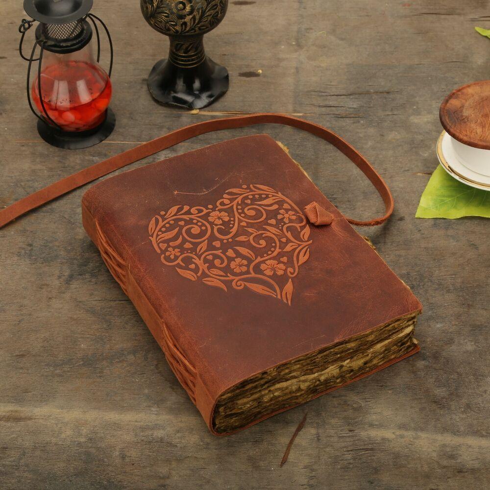 Vintage kožený deník kniha Shadow Grimoire Starožitné Deckle Paper Heart