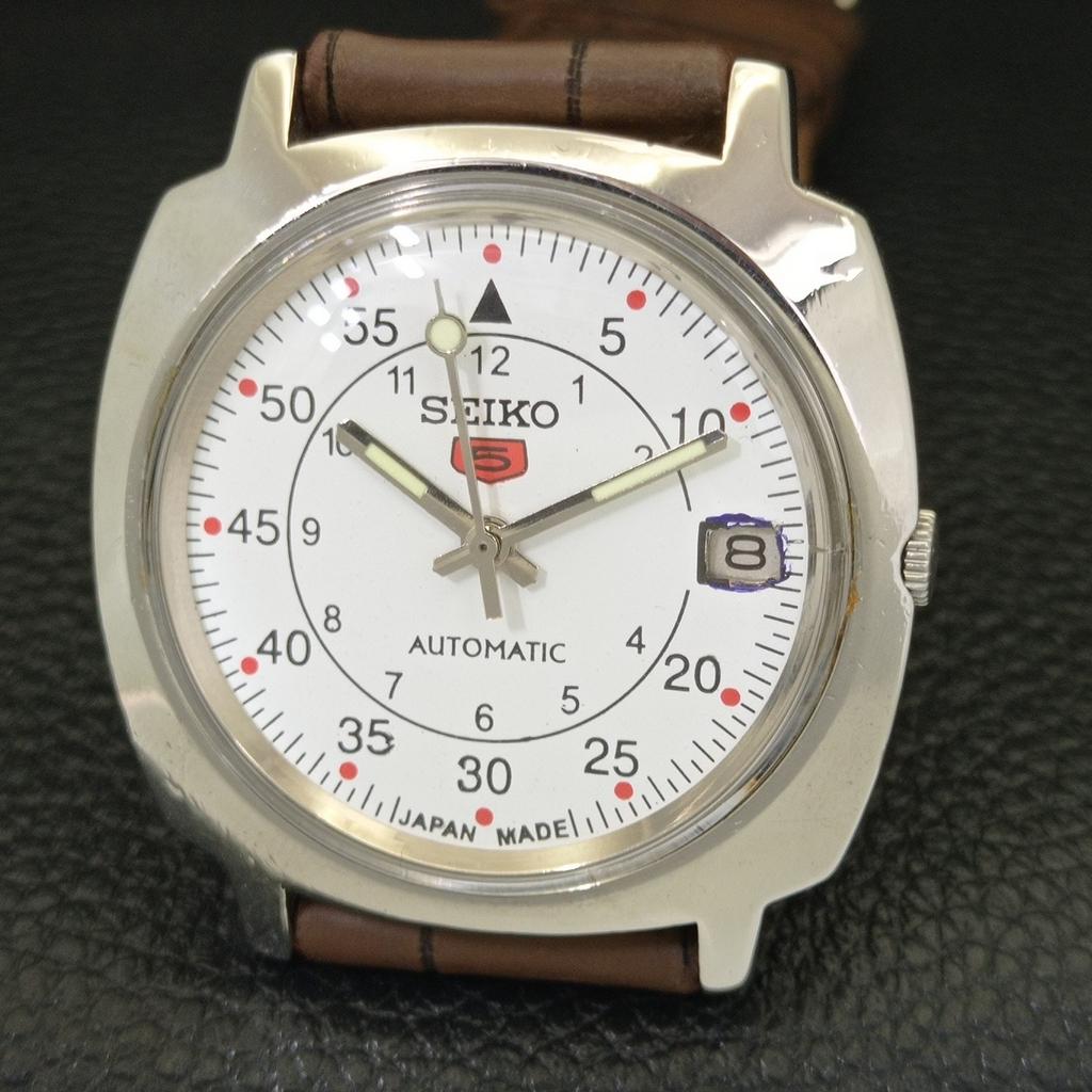 VINTAGE SEIKO 5 AUTOMATIC JAPAN MENS WHITE COLOR DIAL WATCH a701201-5 R206a-a701201