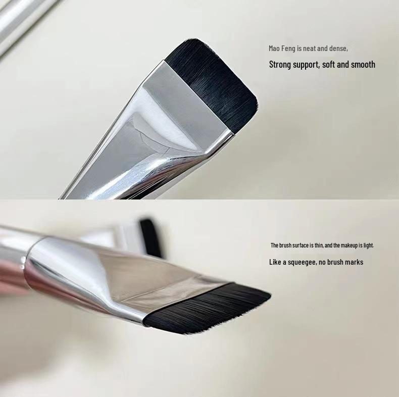 Ultra-Thin Flat-Head Foundation and Concealer Brush with Soft Bristles for Traceless Application