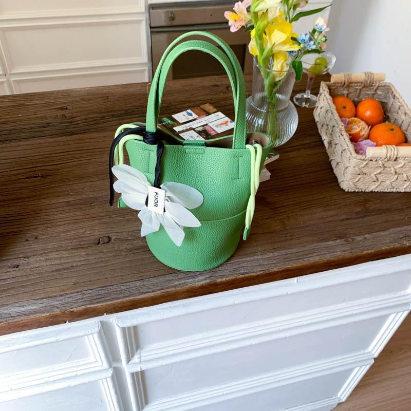 Handbag sense fashion shoulder commuter bag women's summer new versatile messenger popular bucket bag