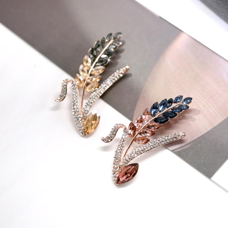Korean Wheat Ear Rhinestone Brooch: Luxurious Crystal Corsage Pin for Women
