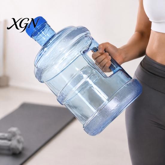Food Grade Plastic Water Jug Reusable with Handle And Screw Top, 3.78L Capacity Portable Dispenser Bucket Dispenser, Bottle for Home Office