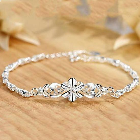 Stylish Butterfly Love Flower Silver Bracelet - High-Quality Frosted Bead Design, Ideal Gift for Women.