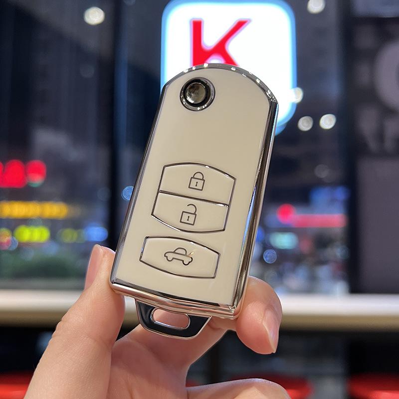 

Mazda 3 Axela Key Cover: Premium Case with Stylish Buckle