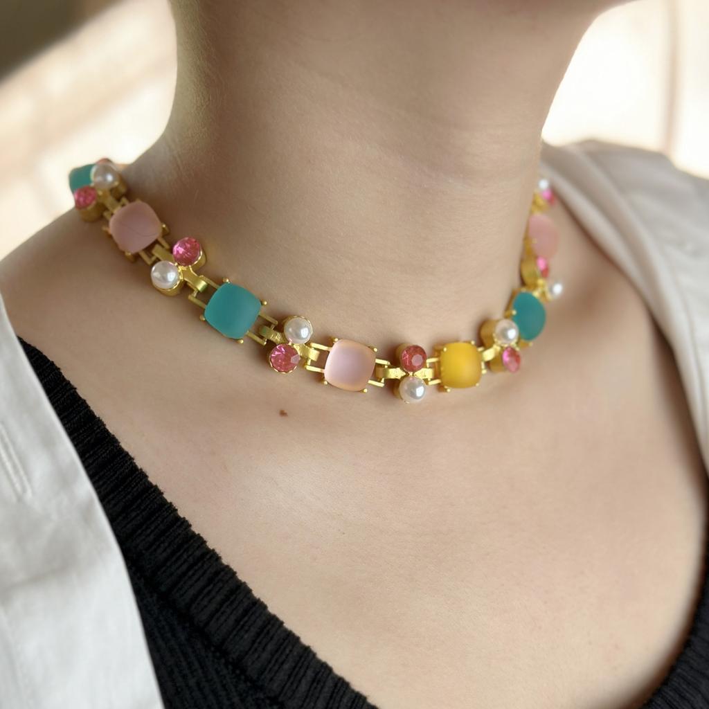 Vintage Color Diamond-Set Square Resin Pearl Necklace French Vintage Light Luxury Clavicle Chain Necklace Women