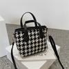Niche design sense spring and summer bag women's new trendy versatile thousand bird grid shoulder portable messenger bag