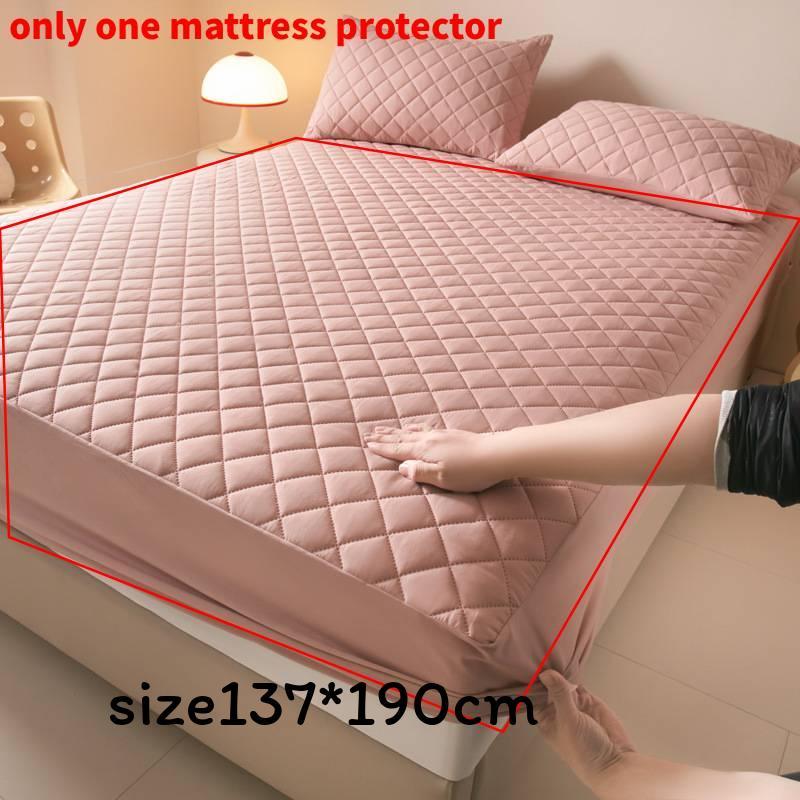 Polyester Bed Cover With Solid Color Design For Bed Protects Mattress And Prevents Dust