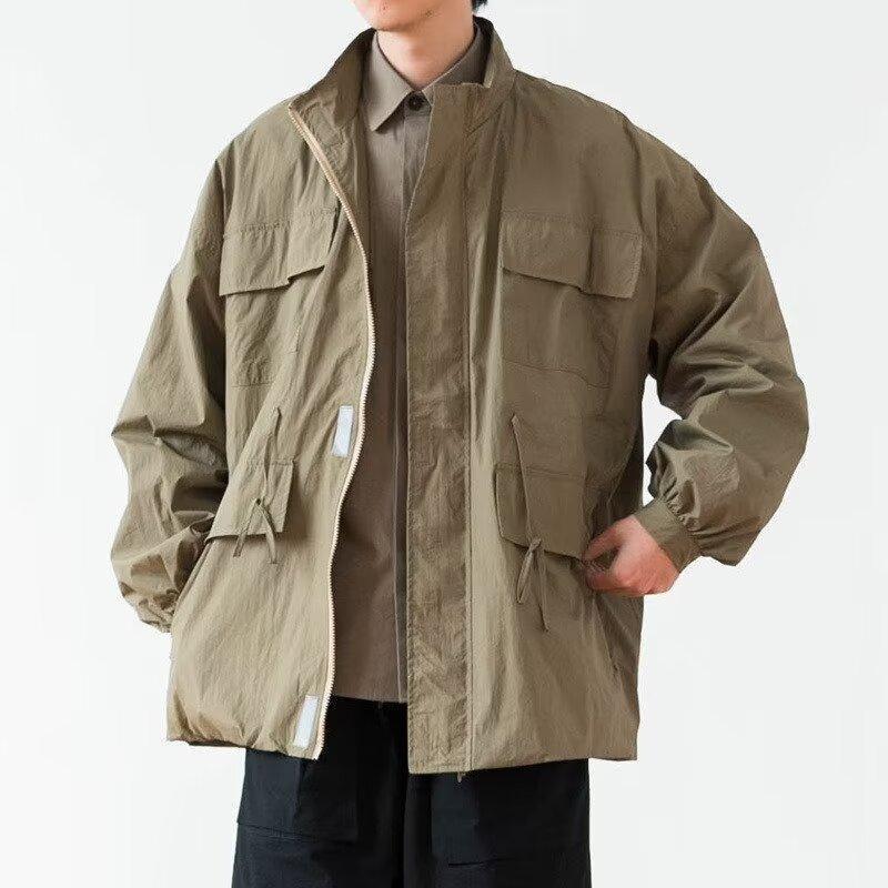 

Мужская куртка в японском ретро-стиле для спецодежды – однотонная ветровка средней длины с множеством карманов и лацканами для осени/зимы M