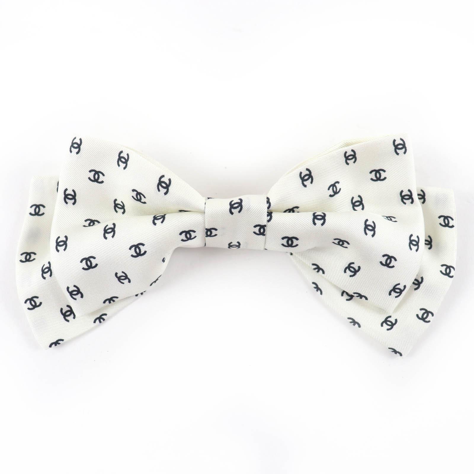 

Pristine CHANEL Valletta COCO Mark all-over print ribbon white Women 25P Used