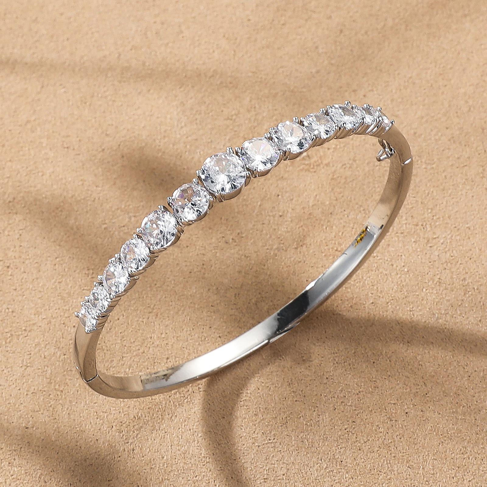 European Trendsetter Copper Zirconia Luxury Bracelet
