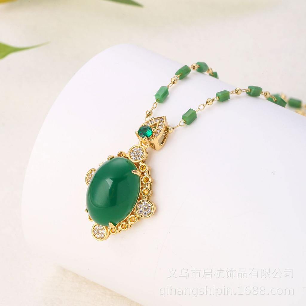 Emerald Necklace Female Retro Ethnic Style Temperament Hetian Jade Pendant Exquisite Collarbone Chain
