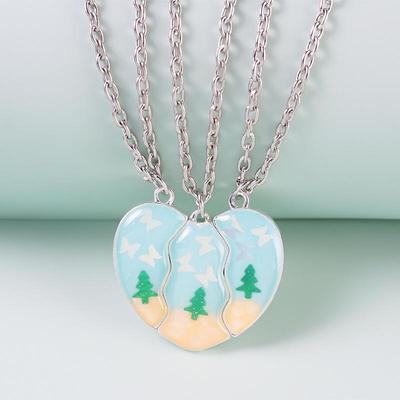 Good Friends Christmas Tree Magnetic Necklace Set - Friendship Alloy Pendant Holiday Gift Jewelry for Students and Besties.