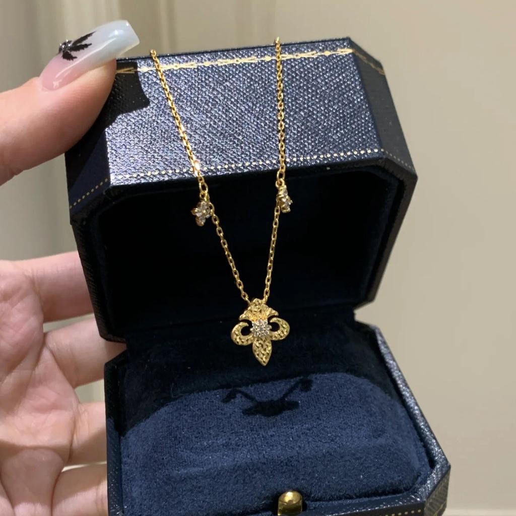 French Medieval Vintage Crushed Ice Ice Iris Necklace High Sense Niche Set Cnc Craft Meter Collarbone Chain Women
