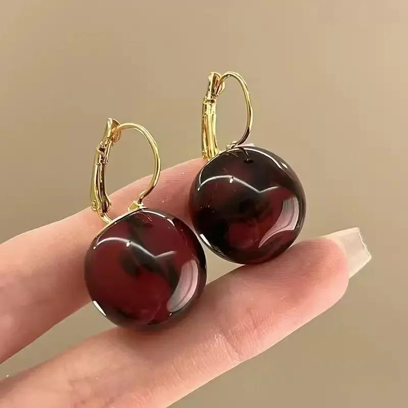 New Simple Dyeing Resin Ball Earrings New Ear Buckle Retro Geometric Earrings Minimalist Female Party Ear Accessories Wholesale