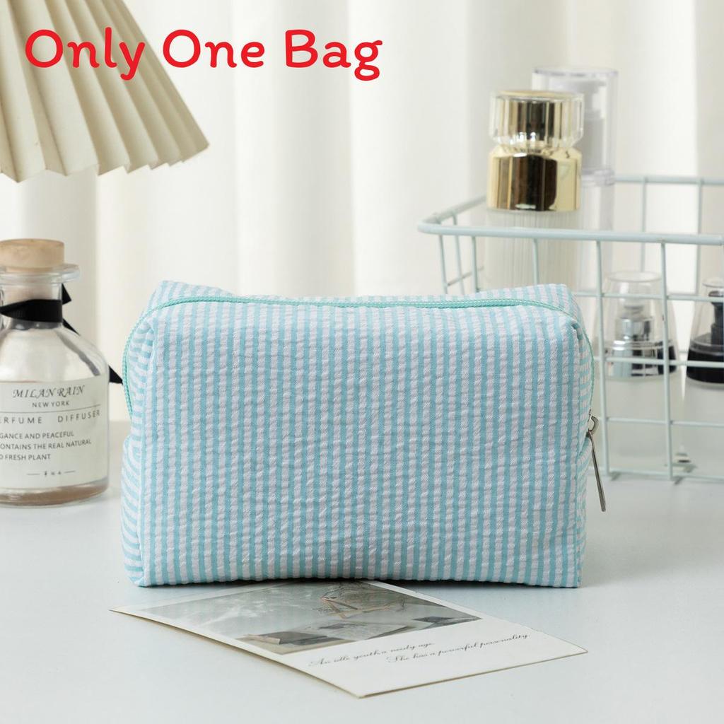 Polyester Striped Travel Toiletry Bag With Breathable Design For Men And Women