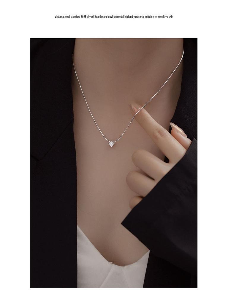 2023 Exquisite Four-Claw Zircon Stone Sterling Silver Necklace – Light Luxury Niche Clavicle Chain Trend