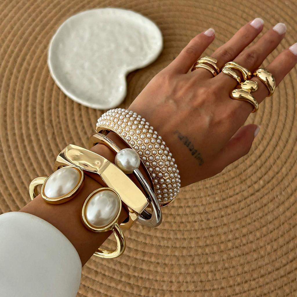 DIEZI 4 Style Exaggerated Round Imitation Pearl Cuff Bangles Women Men Vintage Geometric Metal Spring Bangles Bracelets Jewelry