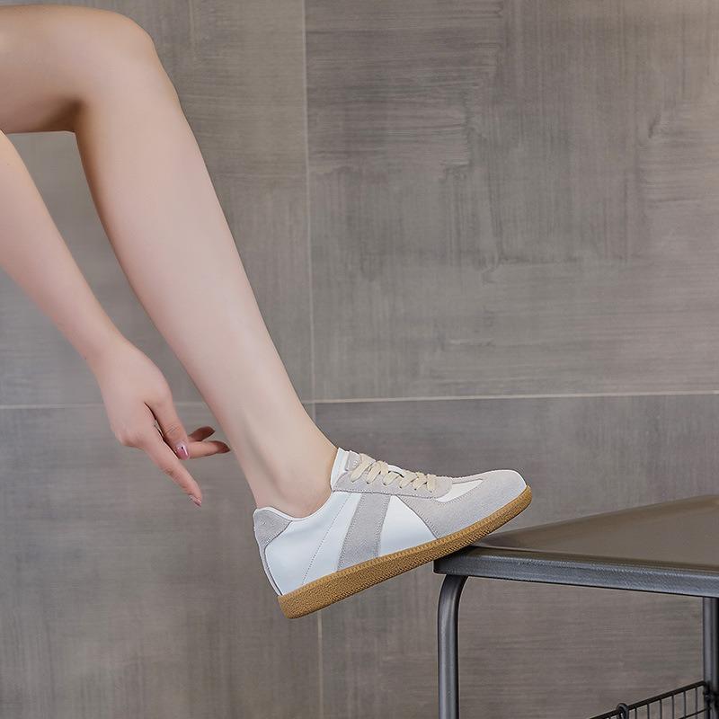 Inner height increase leather women's autumn new small platform sports and leisure shoes