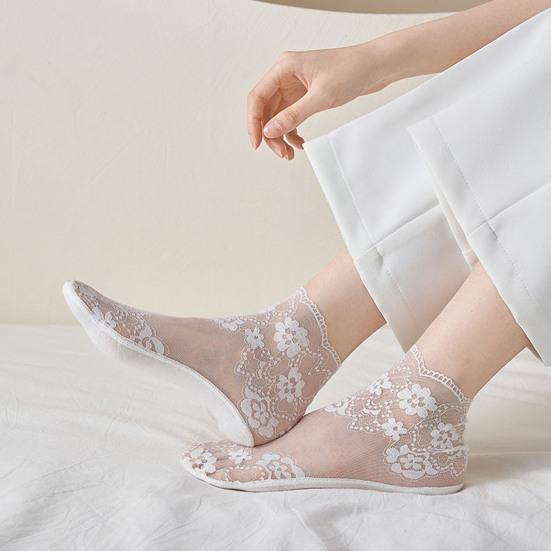 Women's Lace Socks Mesh Sheer Flower Lace Ankle Socks Summer Ultra Thin Fishnet Frilly Sock for Teens Girls