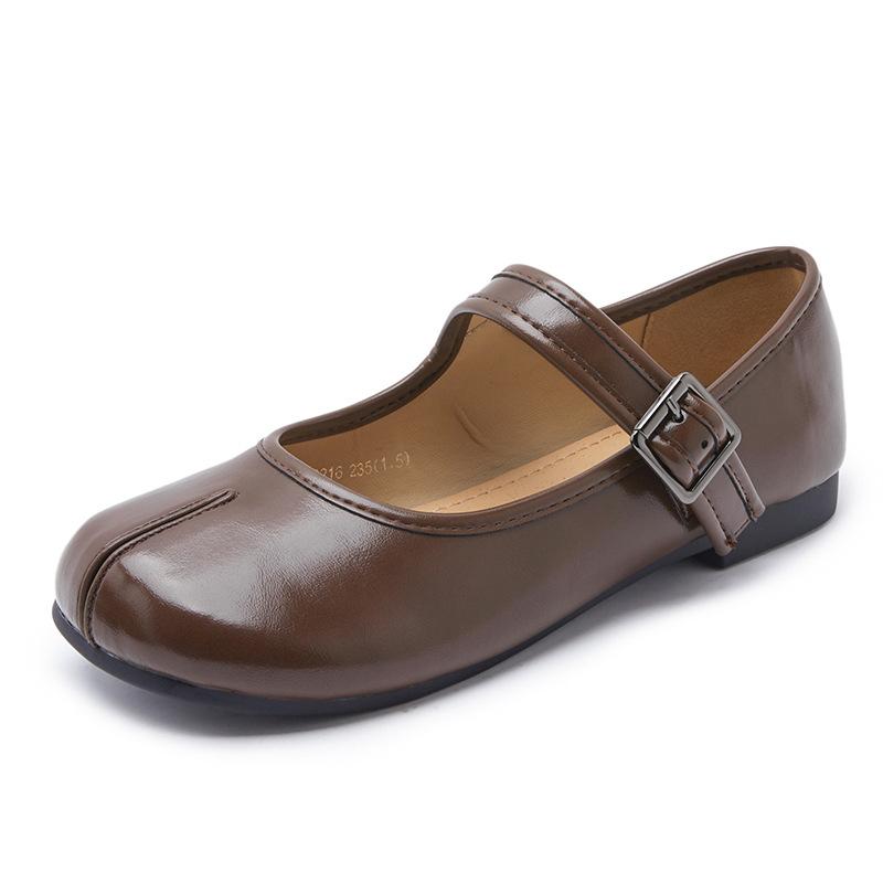 

Французские ретро туфли Мэри Джейн женские на плоской подошве 2025 весна новые литературные лоферы с мелким вырезом универсальные одинарные туфли женская обувь 40