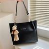 Große Kapazität Stilvolle Street Fashion Schultertasche für Damen Sommer 2023 Neue Einfache Tragetasche