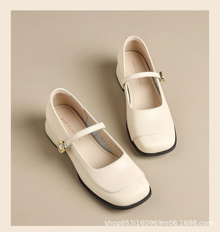 

Mary Jane shallow mouth uniform single shoes women s 2025 autumn new models with skirts French temperament square head one-word small leather shoes 35