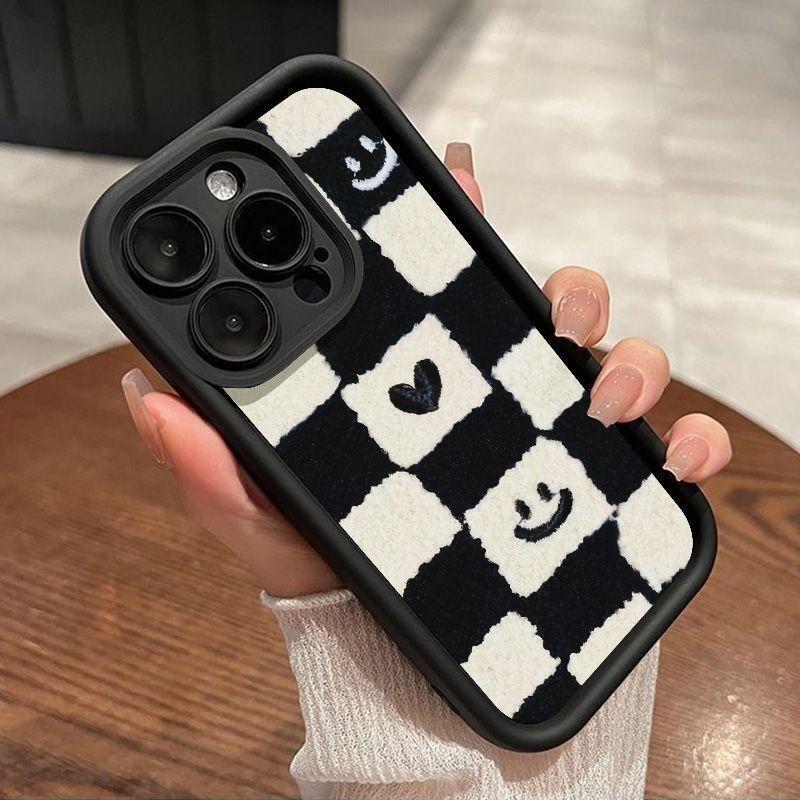 Black grid love iPhone17Promax mobile phone case ladder is suitable for Apple 16promax all-inclusive Tianyan 15.
