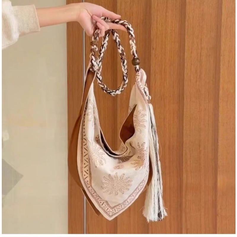 

Internet celebrities with the same new casual bohemian fringed linen rope woven shoulder messenger bag women s bag tide