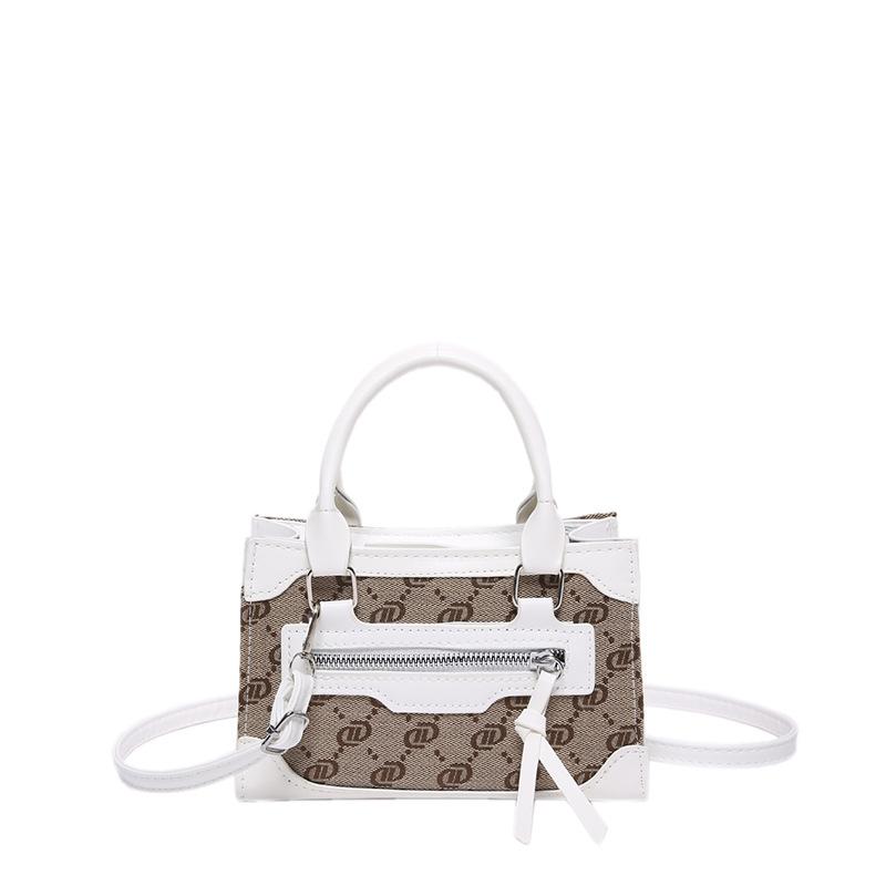 Foreign-style One-shoulder Handbag with Simple and Casual Texture 2024 Autumn New Korean Version of Fashion Messenger Small Square Bag Women