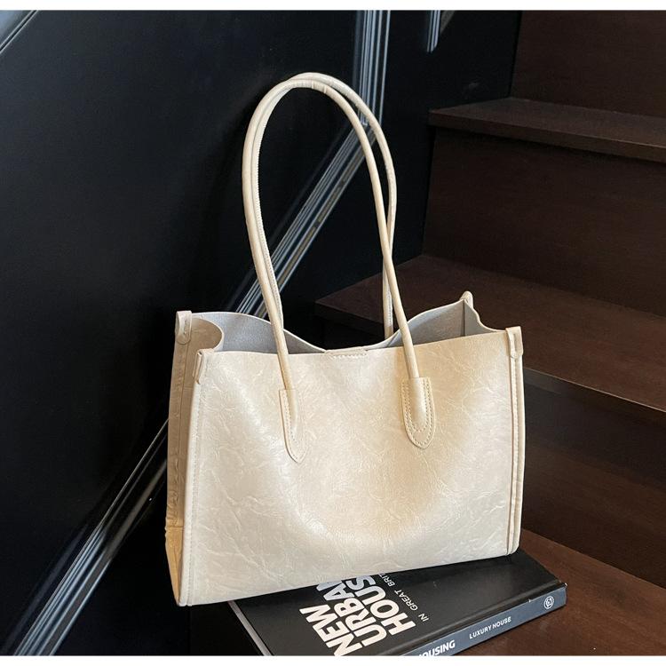 Retro soft leather pu commuter tote bag women's large-capacity shoulder bag new versatile fashion handbag