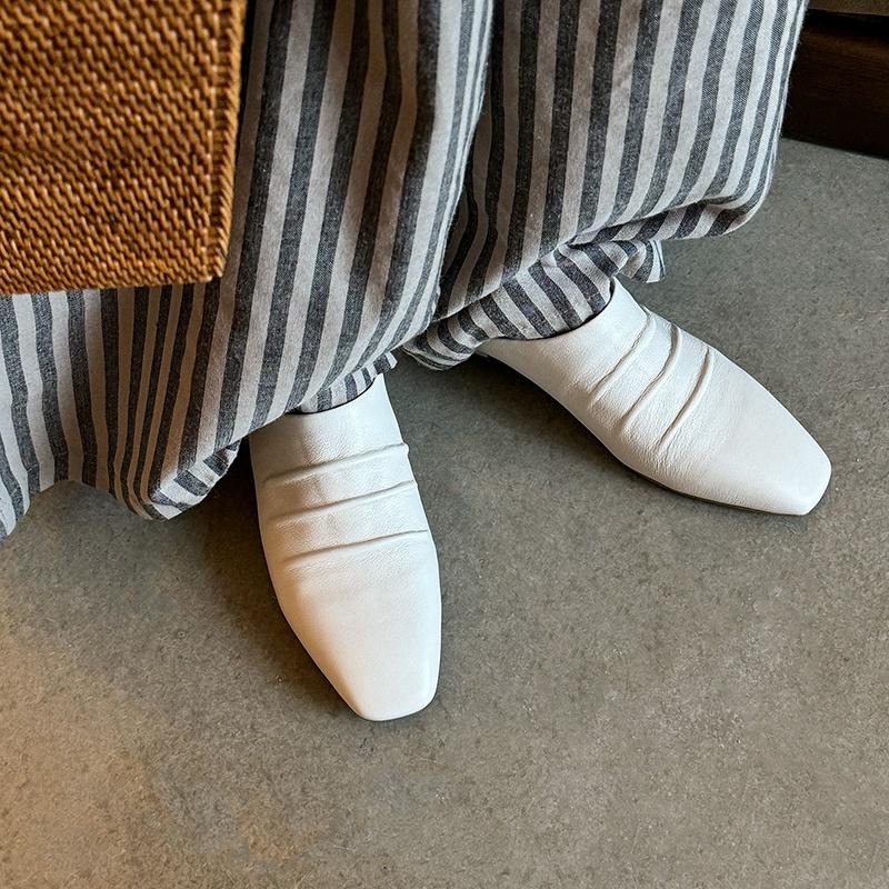 Fashion 2025 NEW Summer Women Mules Genuine Leather Women Shoes Cover Toe Shoes Squared Toe Low Heel Sandals Pleated Modern Slippers