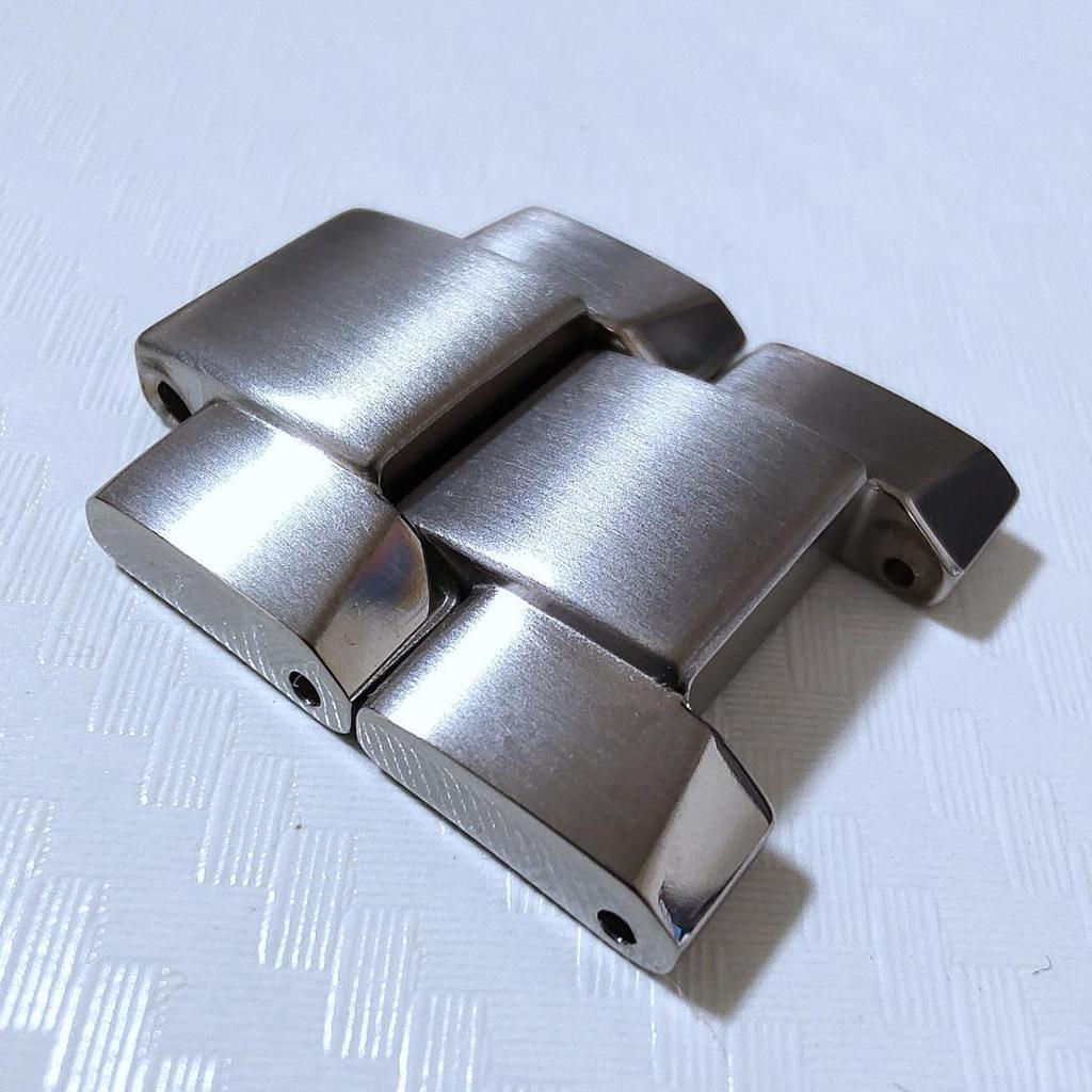 Used 2 links for CASIO OCEANUS OCW-T1000, titanium