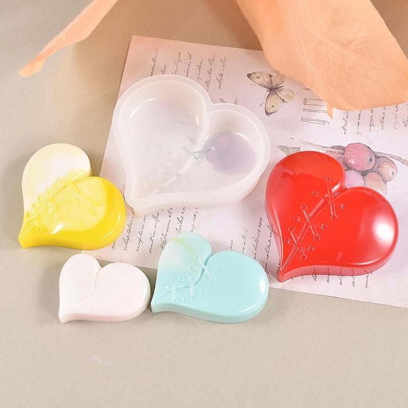 Porte-clés Cœur à coudre Moule en Silicone avec Trou Pendentif Porte-clés Moule Fait main Cadeau Saint-Valentin Anniversaire Bijoux