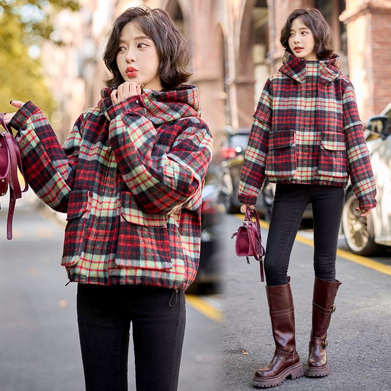 

Роскошное женское стеганое шерстяное пальто с капюшоном для осени/зимы 2024 - Короткий, фактурный стиль (Модель SY2672) S (90-115 jin)