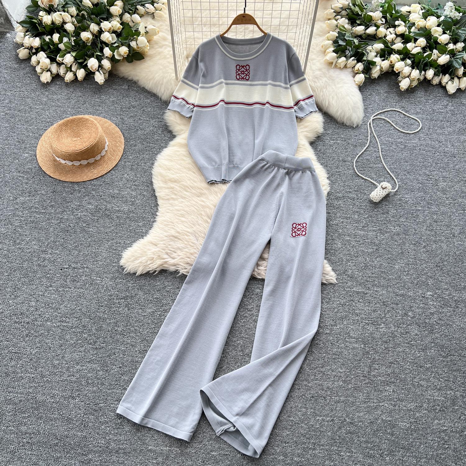 

Летний женский трикотажный свитер, брюки, комплект из двух предметов, короткий рукав, О-образный вырез, пуловер, топ и широкие брюки One Size серый