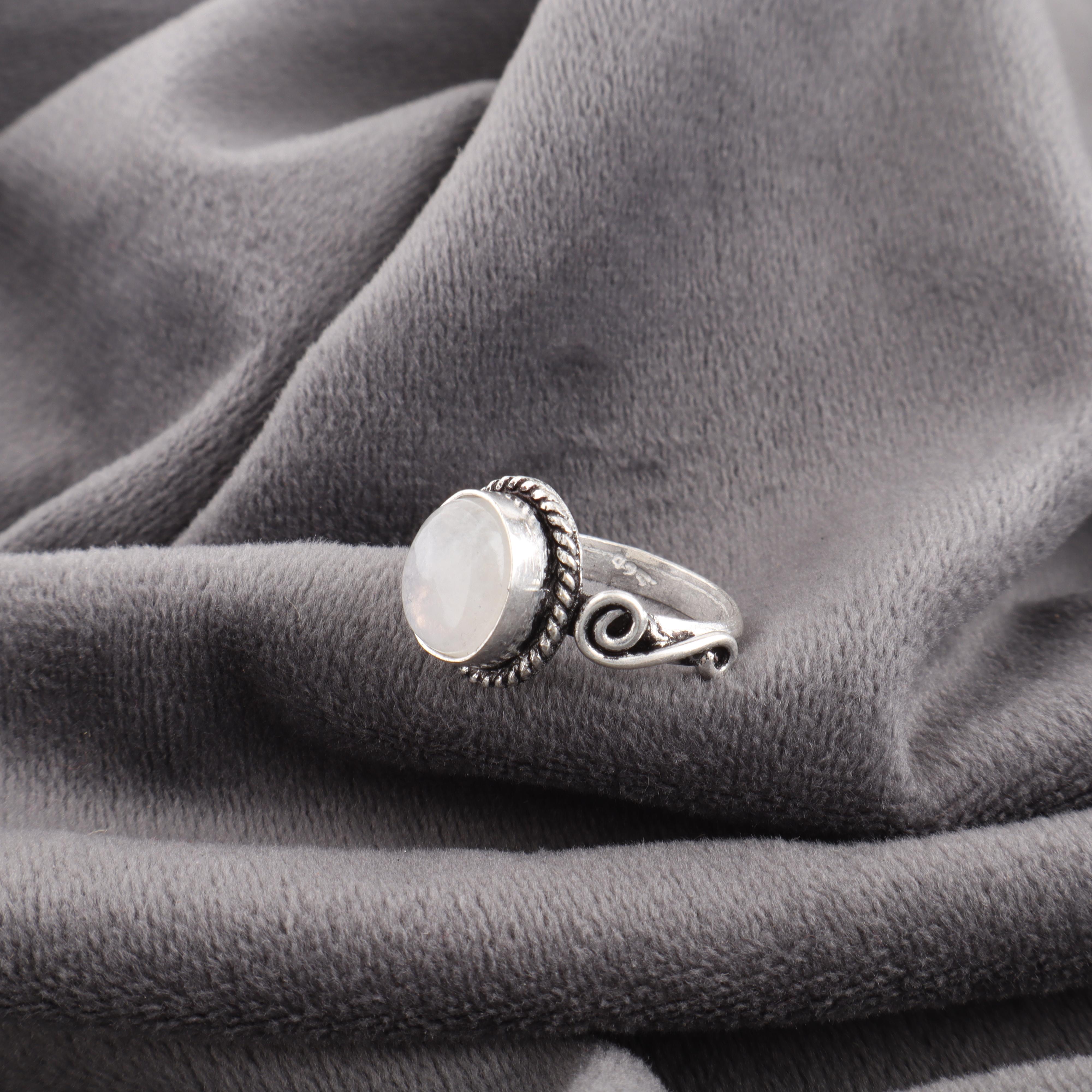 

Кольцо с радужным лунным камнем, ювелирное изделие с драгоценным камнем, кольцо из стерлингового серебра 925 пробы, красивое украшение ручной работы, подарок для нее 12 белый