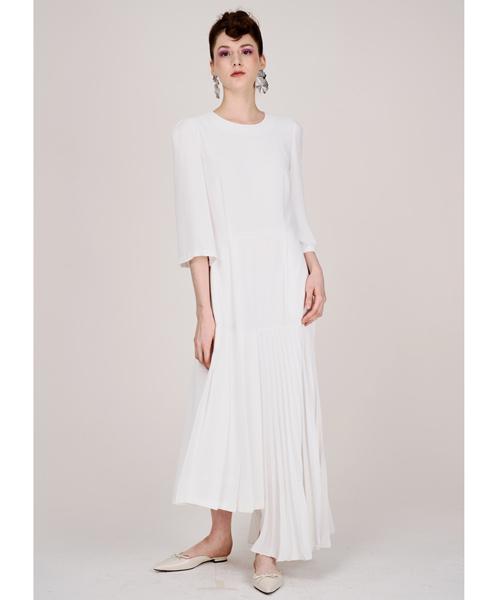 Greedius Solid White Pleated Dress