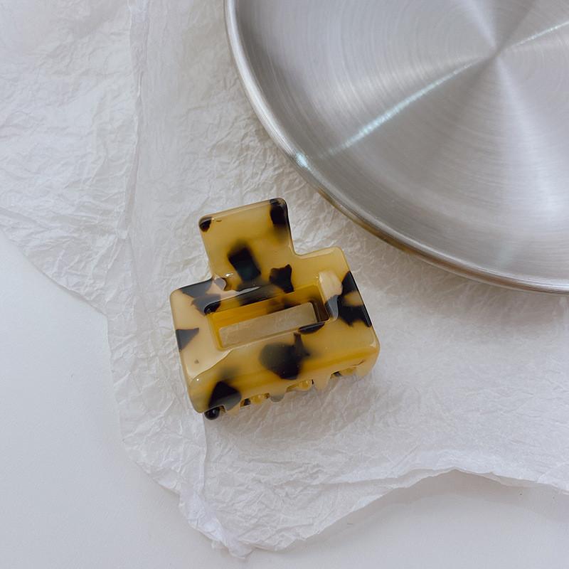 Elegant Vintage Style Mini Tortoishell Hair Clip For Women Made From Acetate Material