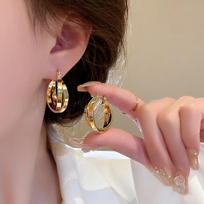 Pendientes de Lujo con Doble Aro de Luz Pendientes Simples de Metal Nicho Pendientes de Temperamento para Mujer Pendientes Versátiles de Gama Alta