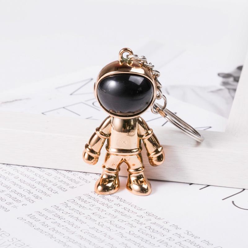 3D Astronaut Keychain: Trendy Car Pendant & Bag Accessory for Men and Women