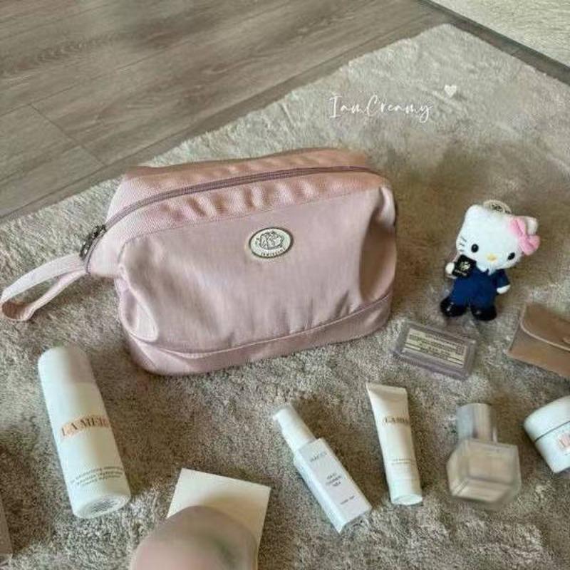

Homemade small toffee cosmetic bag waterproof travel toilet bag large capacity carry-on bag medium bag storage bag portable синій