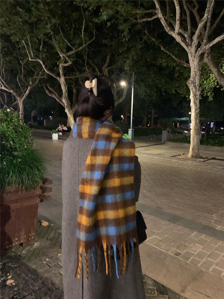 Women's Korean Mohair Plaid Scarf: Winter Thick Warm Imitation Cashmere Knitted Long Shawl