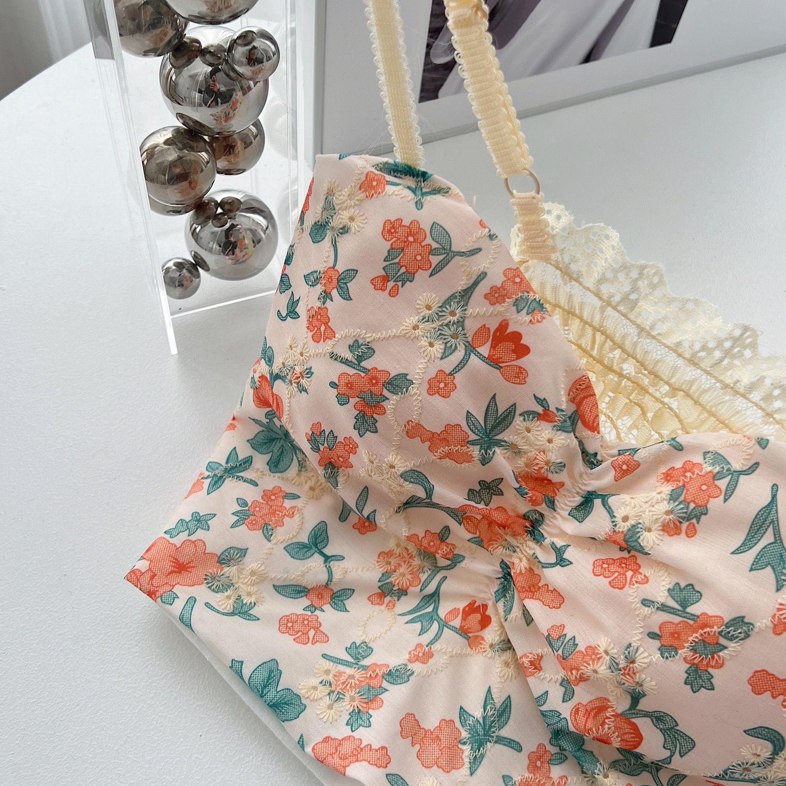 

Women s Retro Hong Kong Floral Ruched Camisole - Slim Fit, Summer 2026 Small - Recommended 40-50 jin