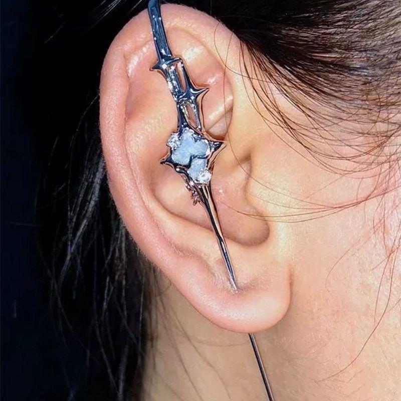 1pcs Retro Dark Gothic Star Punk Thorn Earring Unisex Piercing Ear Needle Earstuds  Women Vintage Eardrop Zircon
